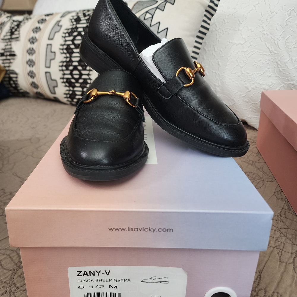 LISA VICKY Black Leather Loafers LIKE New Worn Once Sz 6.5